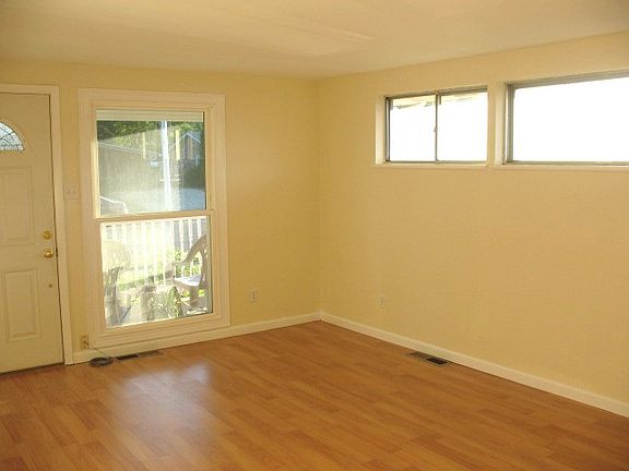 2nd image of 4975 Bayside Dr