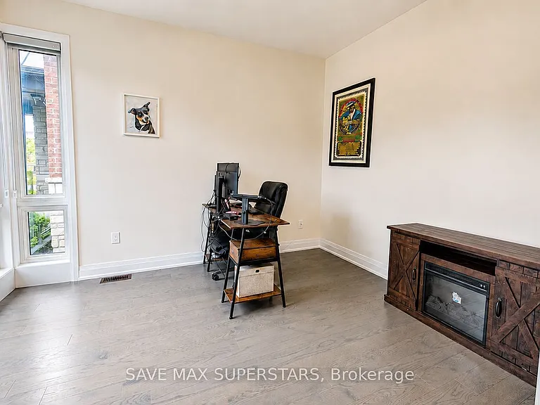 4 Sweet Cicely St — Photo 42