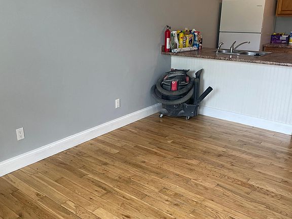 3rd image of 938 Fortney St #938