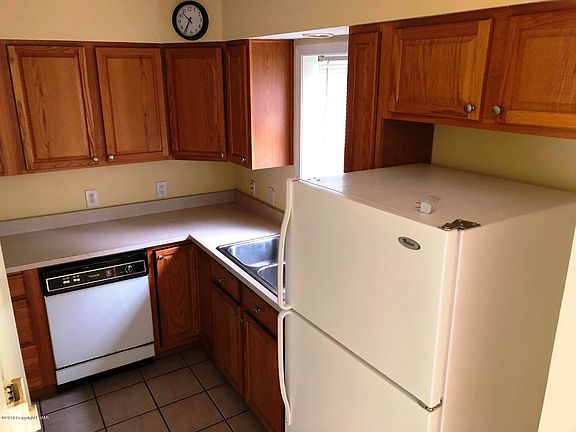 5th image of 233 Greenbriar Cir