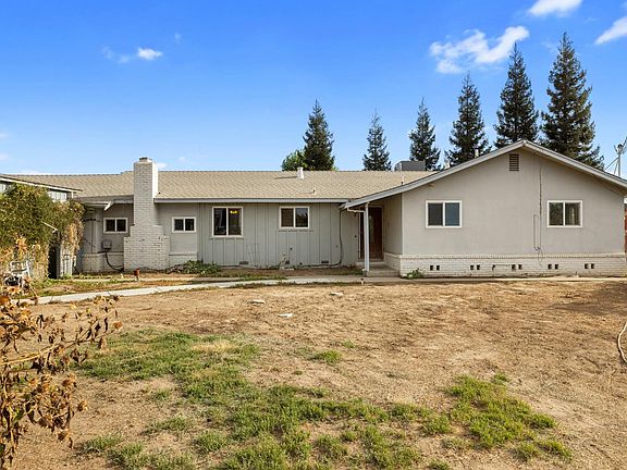 2nd image of 20588 Santa Fe Rd