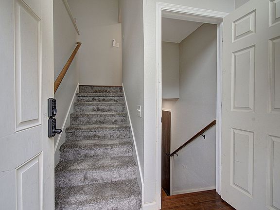 3rd image of 708 NE 152nd Ave