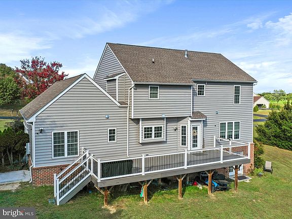 4th image of 43 Little Sorrel Dr