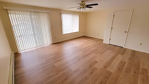 1340 Summers Ln #2 Photo 1