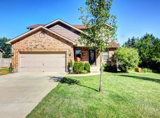 566 Madison Rae Blvd, Shepherdsville, KY 40165