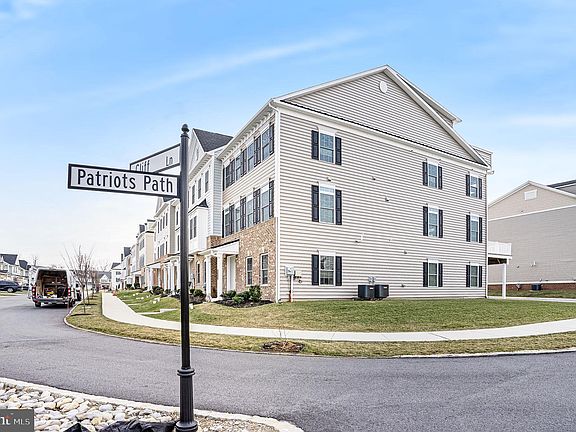 4th image of 500 Cliff Ln