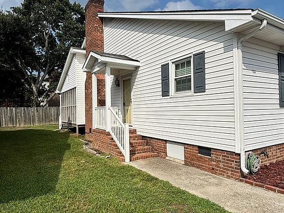 2nd image of 137 Sommerset Ct