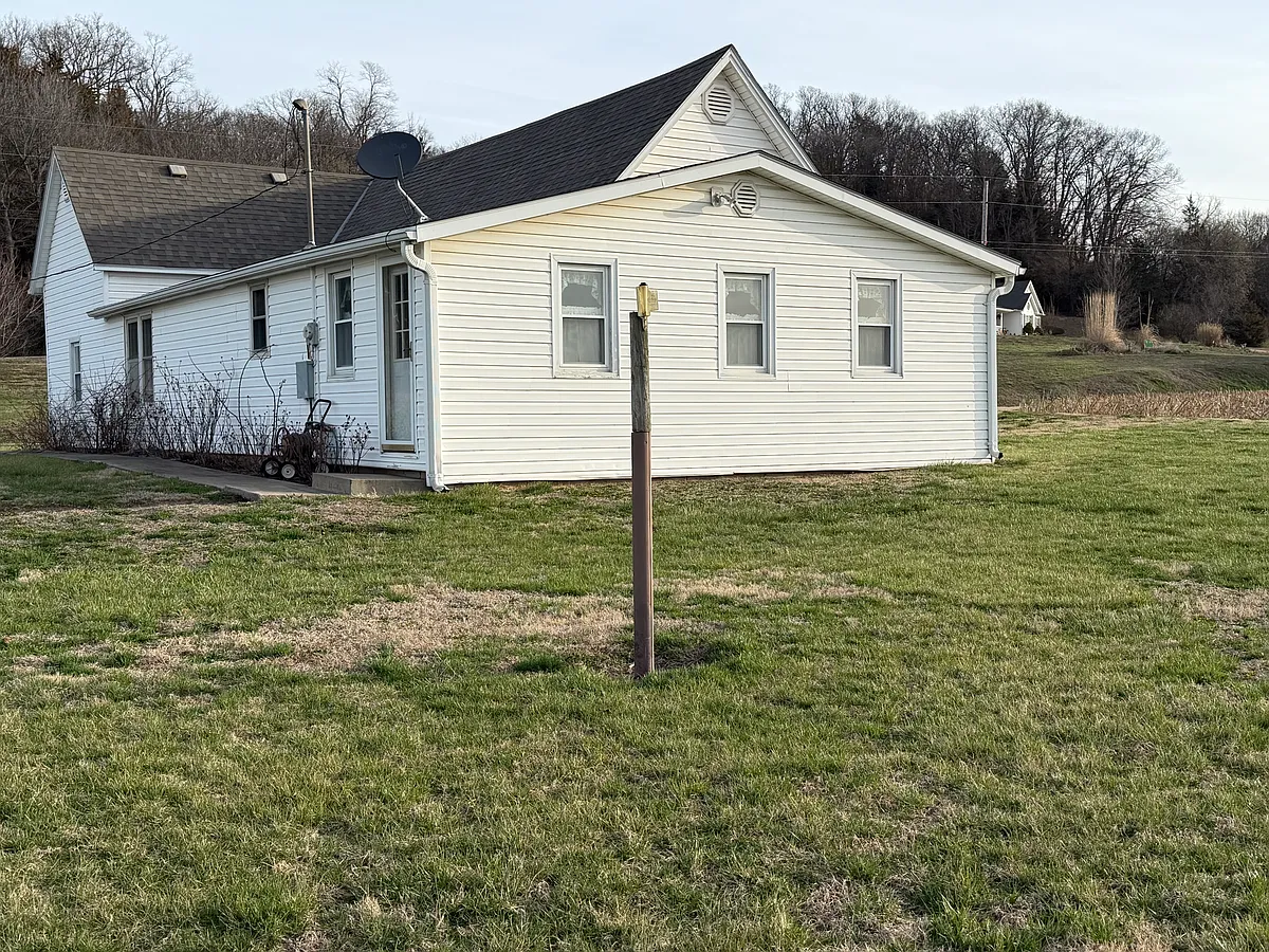 Building Photo - 38785 Stanton Rd