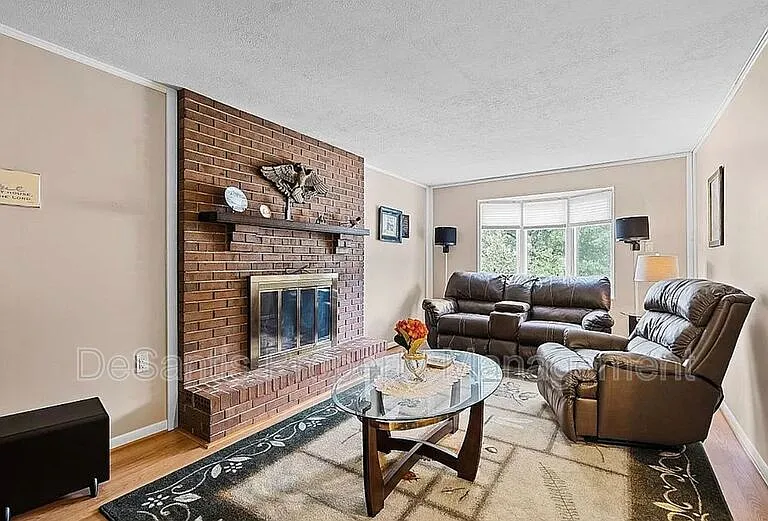 6101 Chatham Dr — Photo 12