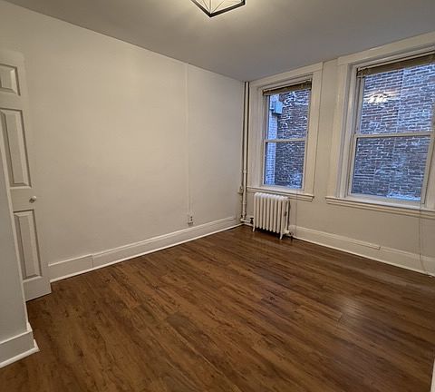 4th image of 220 Hanover St #3A