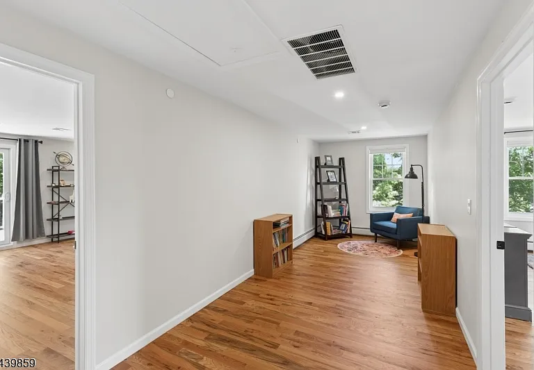 12 Forest Ave — Photo 35