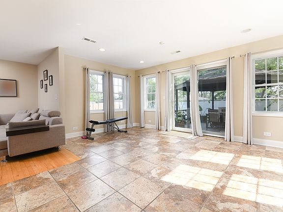 5th image of 105 Oakton St