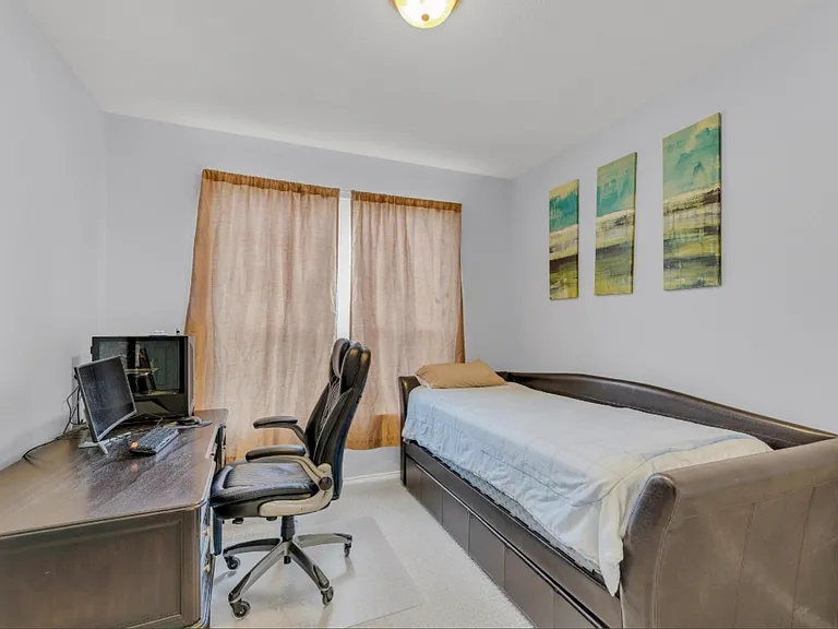 13916 Lyndon B Johnson St — Photo 17