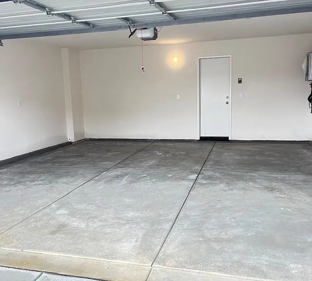 2 Cars Garage