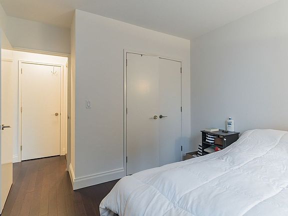 5th image of 212 E 47th St APT 11A