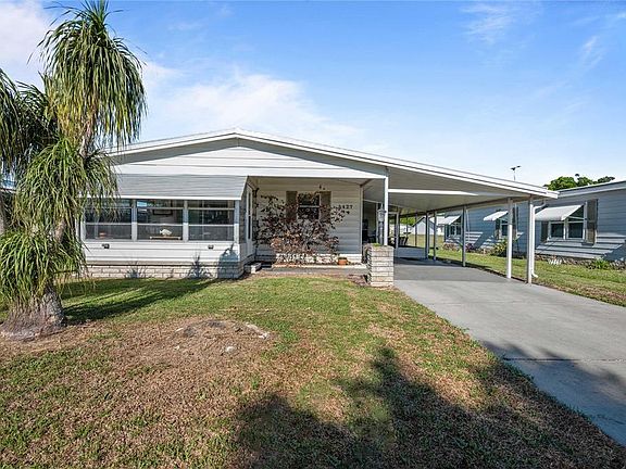 3rd image of 5427 Seville Dr