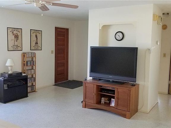 5th image of 2069 Arkansas Ave