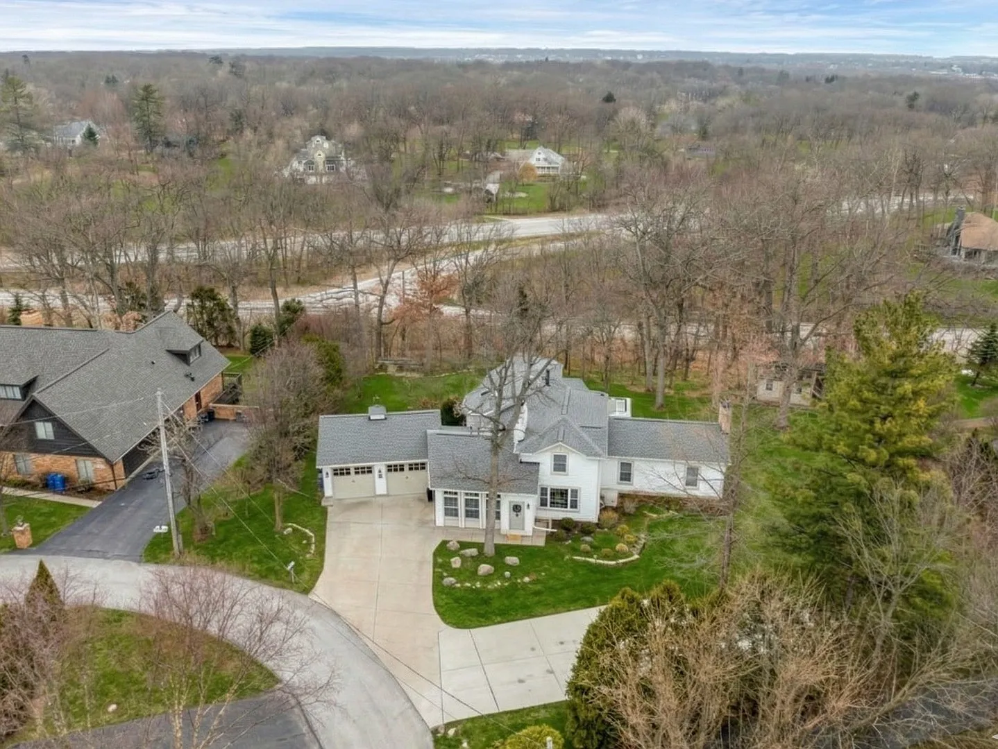 10 Deerpath Ln photo 1
