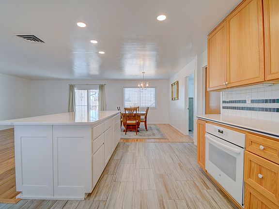 4th image of 7109 Pickard Ave NE