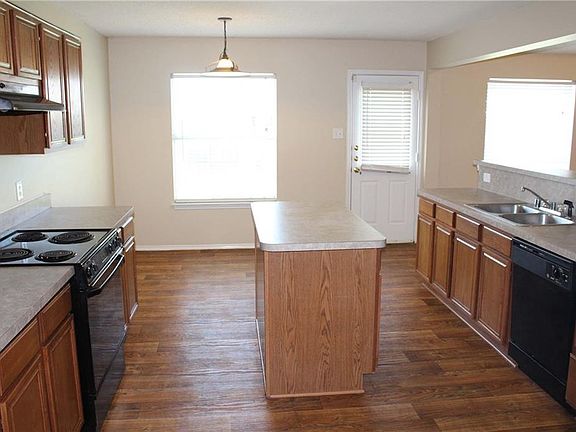3rd image of 1618 Appaloosa Dr