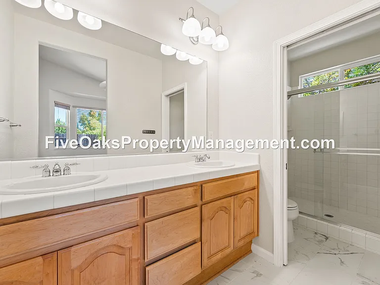 2242 Zittel Dr — Photo 13