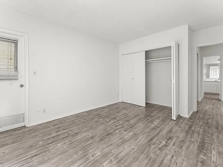 11946 Montana Ave #302 — Photo 22