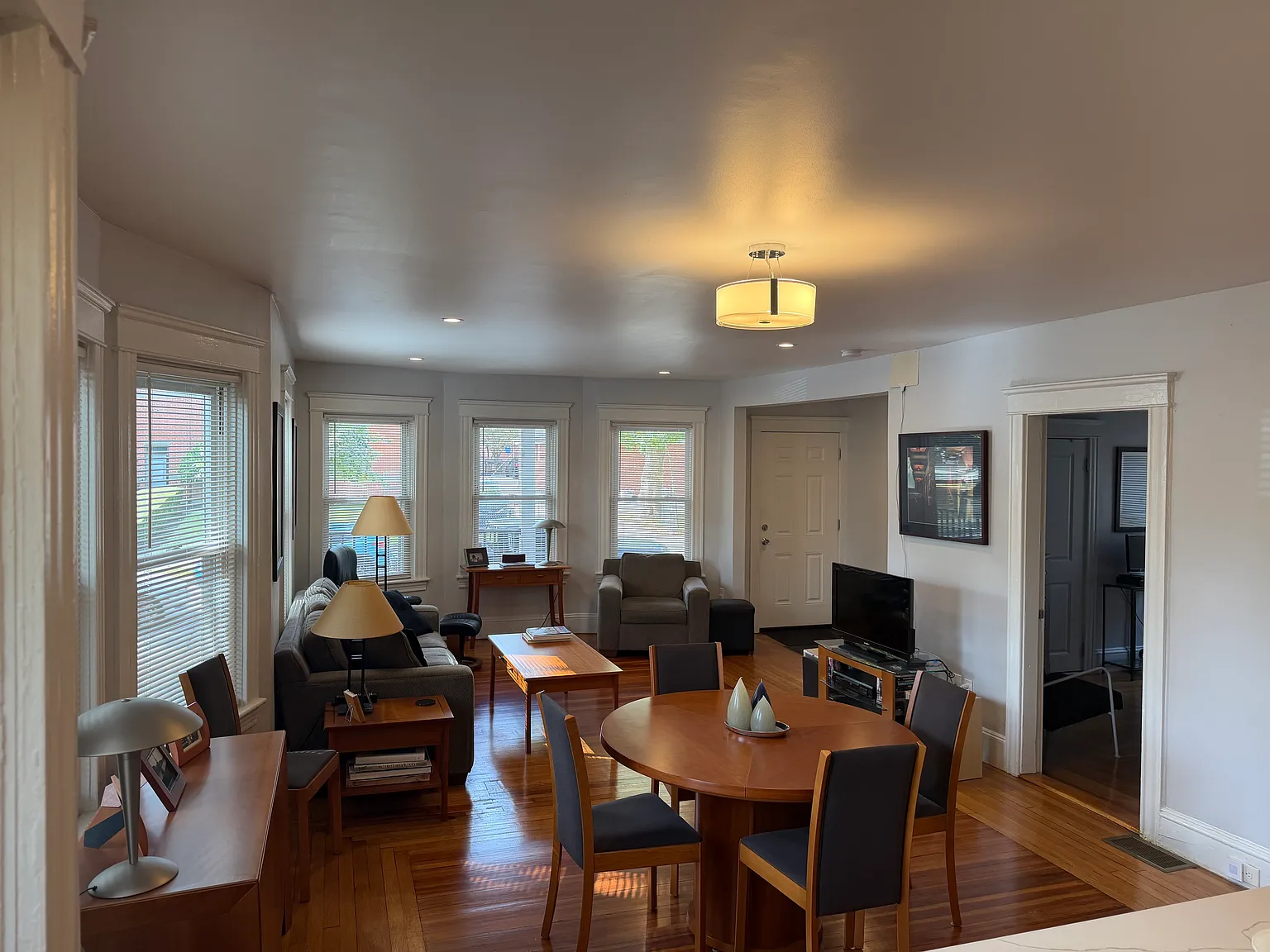 3 bed, 1200 sqft, $2,900 — Photo 4