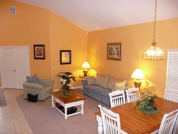 Formal lounge & dinning