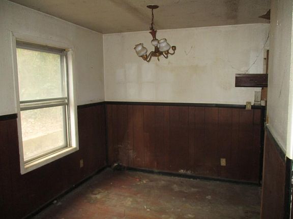 4th image of 4165 Tara Dr