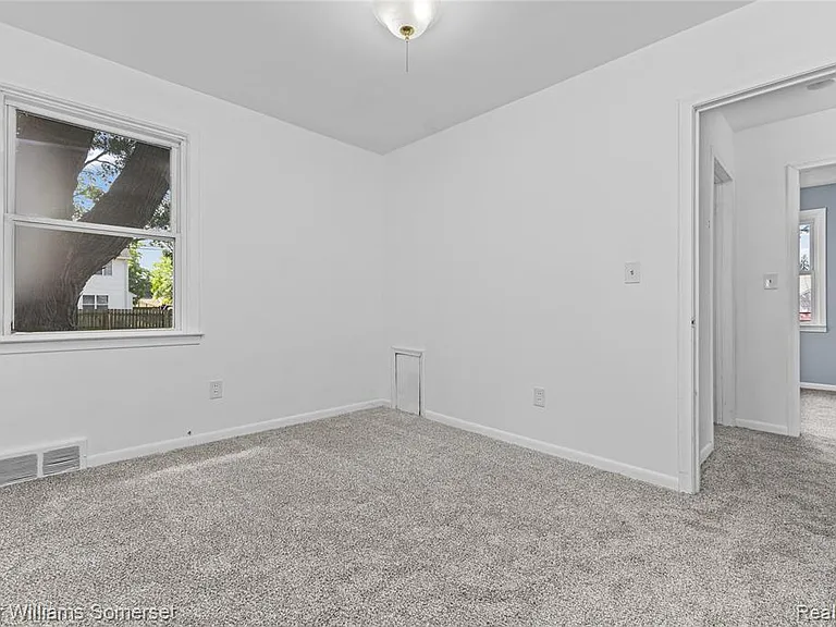 99 Tacoma Dr — Photo 25