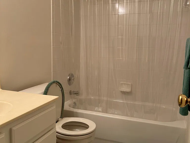 9812 Bolton Village Ct — Photo 8