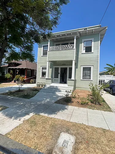 1066 Robinson Ave #1 Photo 1