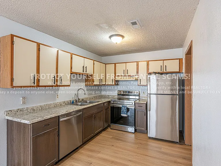 1684 N Dawn Dr — Photo 3