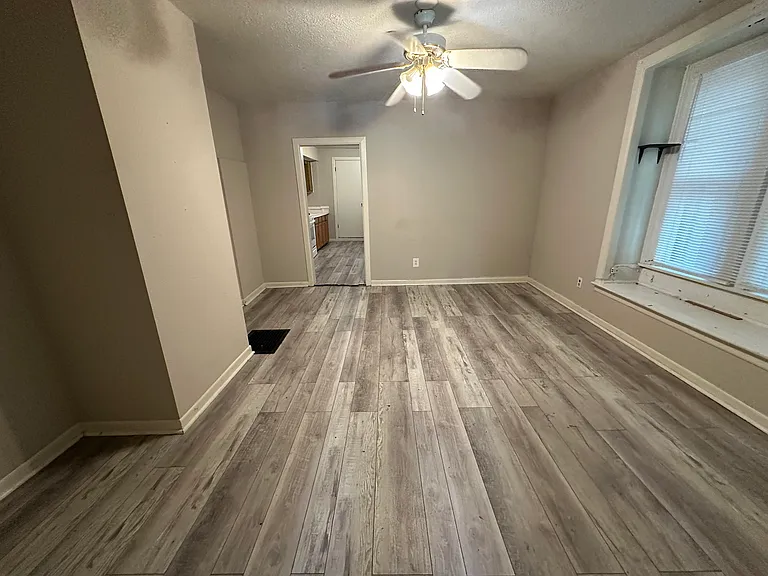 1025 E Washington St #2 — Photo 5