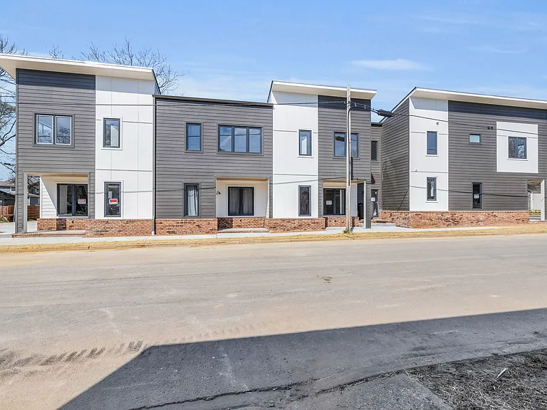 2248 Bailey Ave — Photo 34