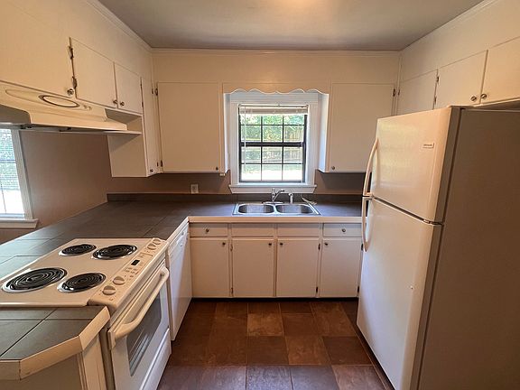 2nd image of 2224 Redtop Ave #10