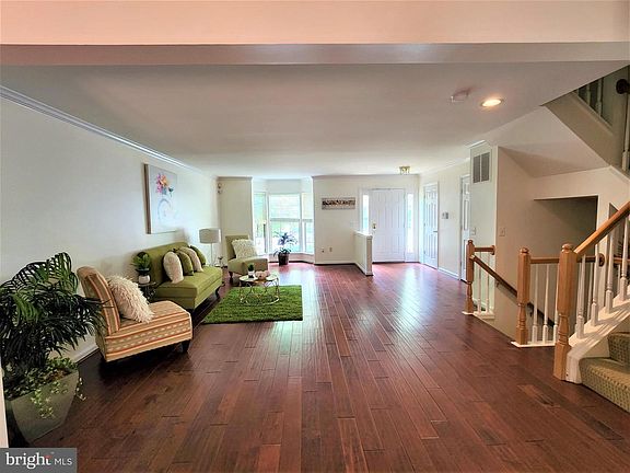 2nd image of 721 Leister Dr
