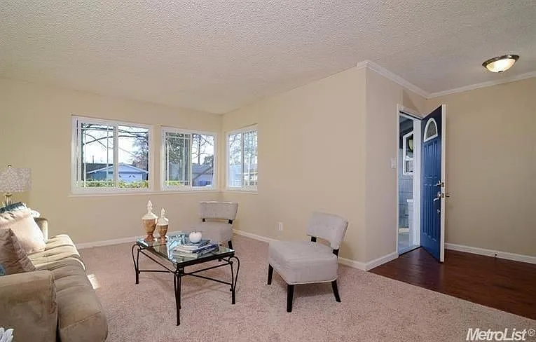 8409 Moravian Ct photo 1