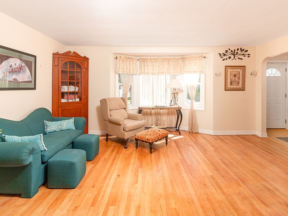 3rd image of 2114 N 74th Ave