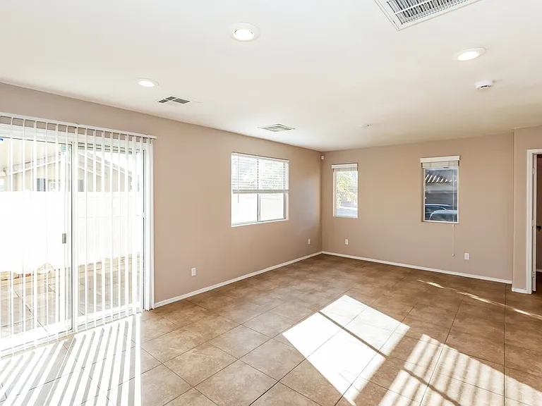 970 Medina De Leon Ave — Photo 8