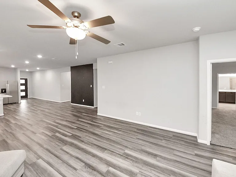 518 Ellwood Terrace Ln — Photo 18