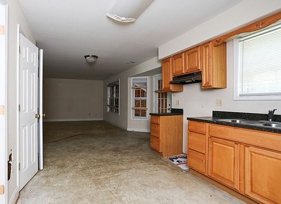 5th image of 29 Woodland Dr