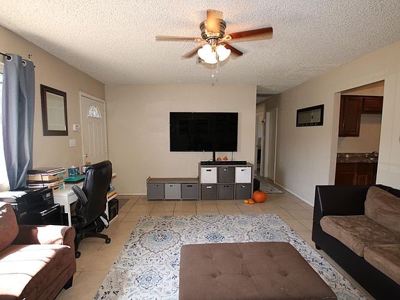 4th image of 2420 E Francisco Dr