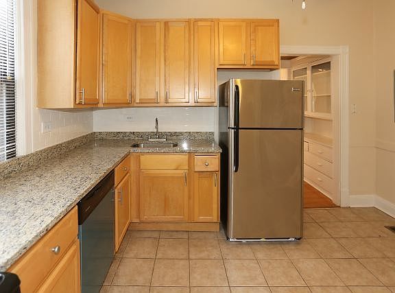 3rd image of 3525 N Wilton Ave #Ig3f