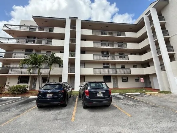 8881 Fontainebleau Blvd APT 204, Miami, FL 33172