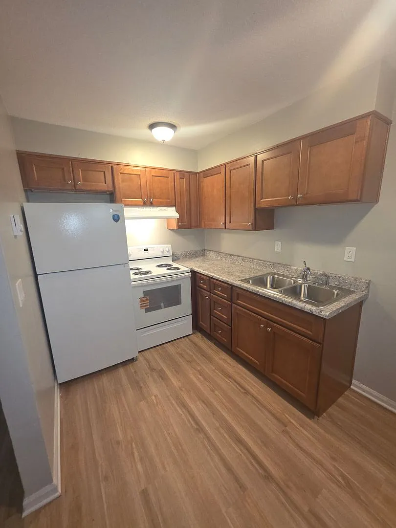 1400 W. Academy Street Apt #2 — Photo 1