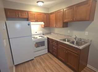 1400 W Academy St APT 2, Winston Salem, NC 27103