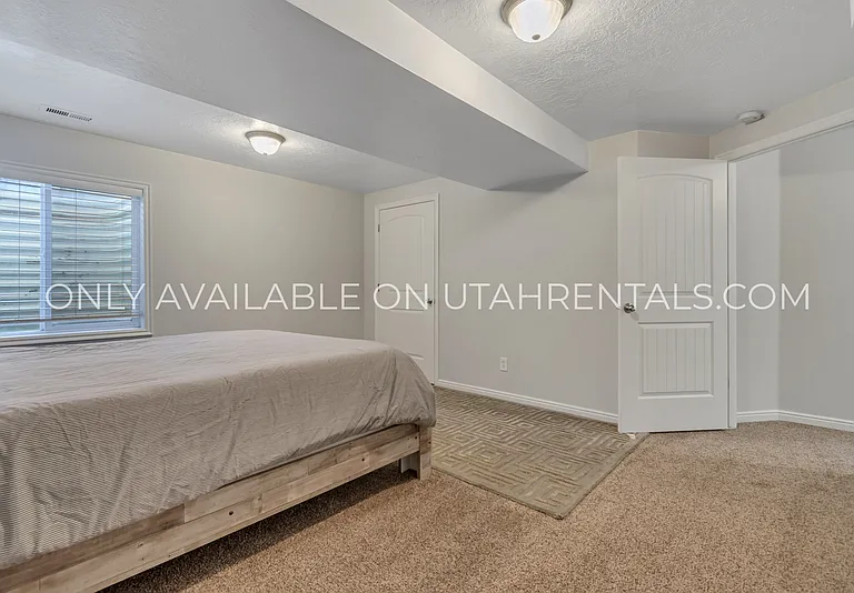 232 W 200 N — Photo 26