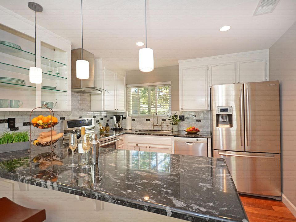 Gourmet Kitchen
