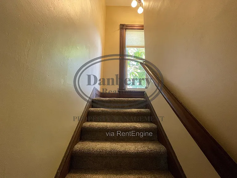 109 S Main St — Photo 14